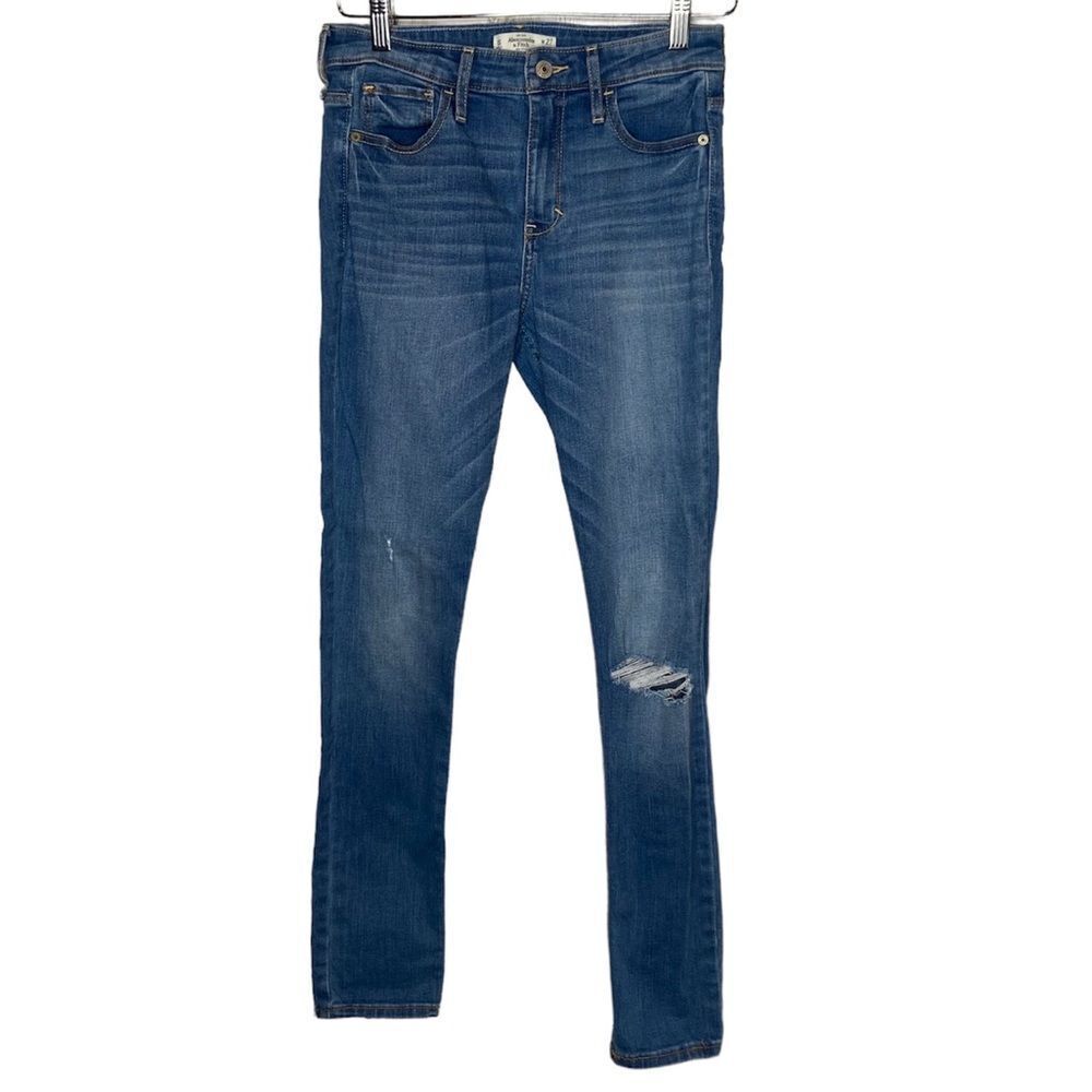 Abercrombie and Fitch jeans size 4 short